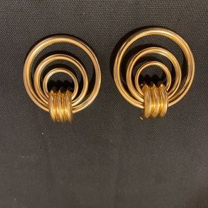 Round Fashion Earrings